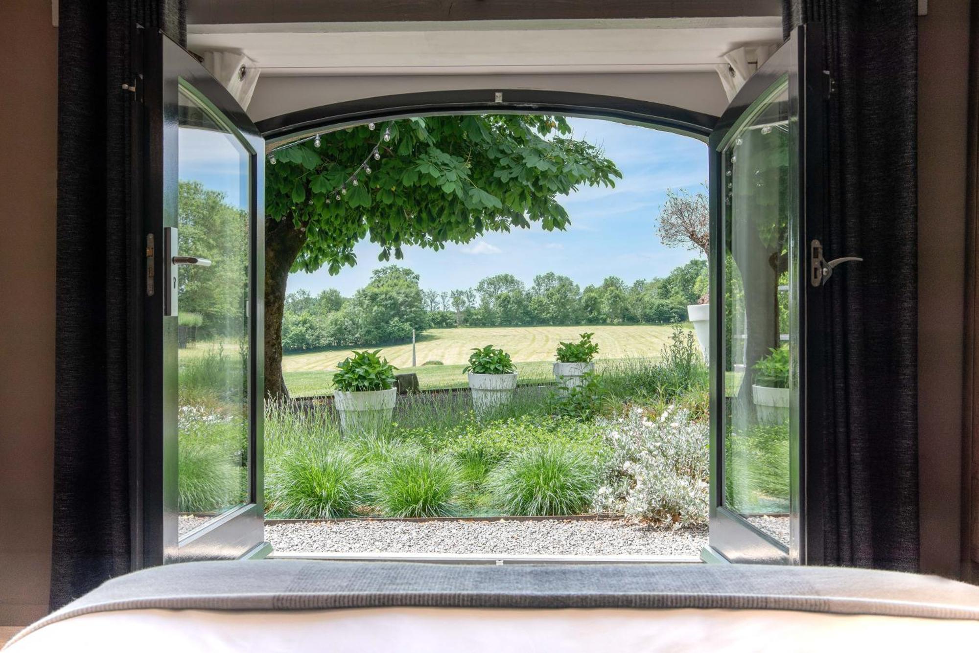 Maison De La Bonne Vie Therondels Ruang foto